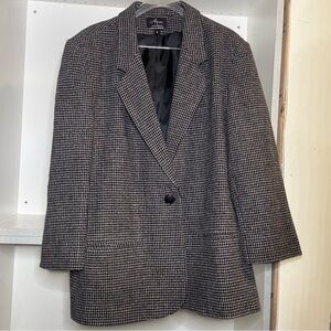 Elegant 100% wool black and white Blazer